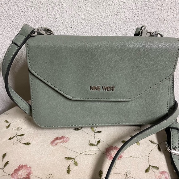 Nine West Green Crossbody Bag - Picture 2 of 10